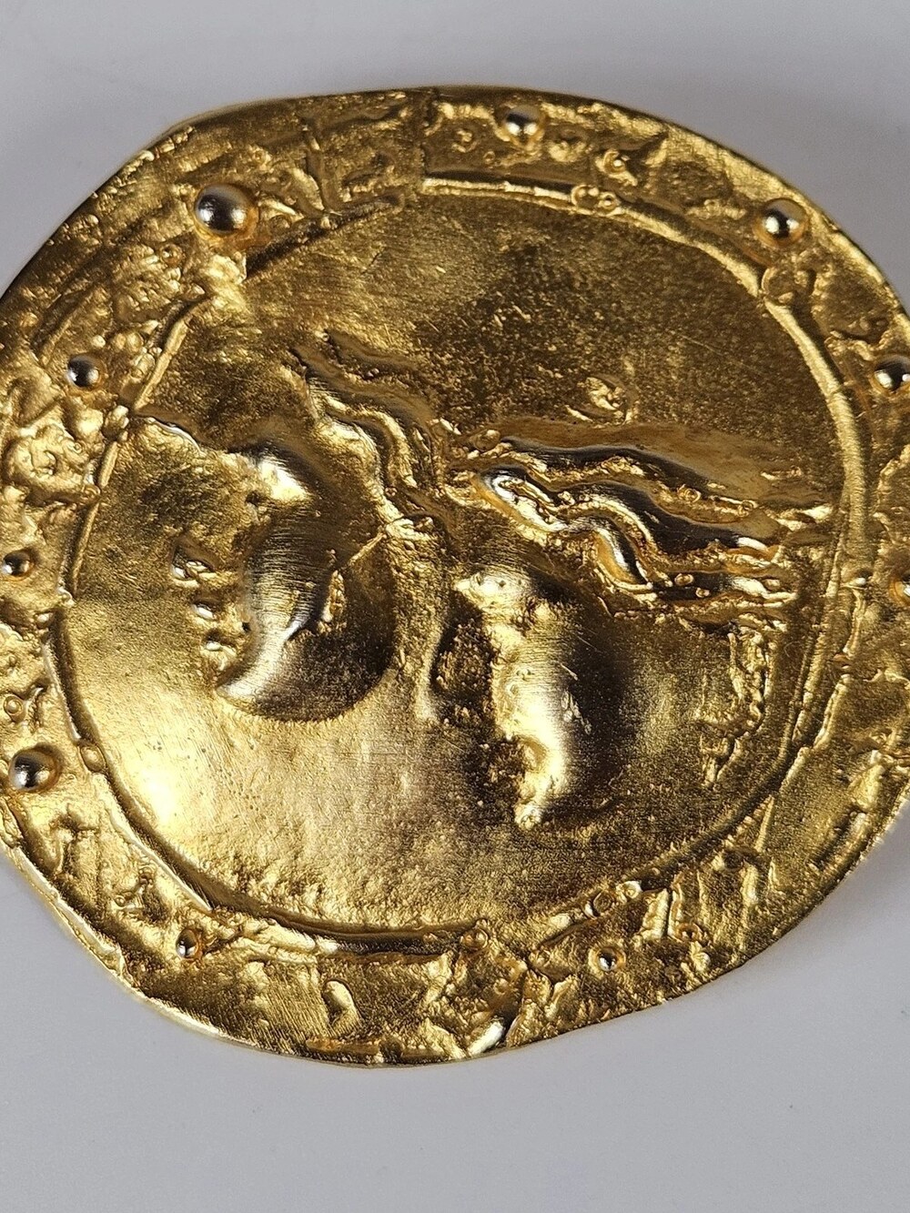 Yunque NYC Gold Tone Ancient Coin Face Brooch Pin Statement Jewelry 1990 2 Inch
